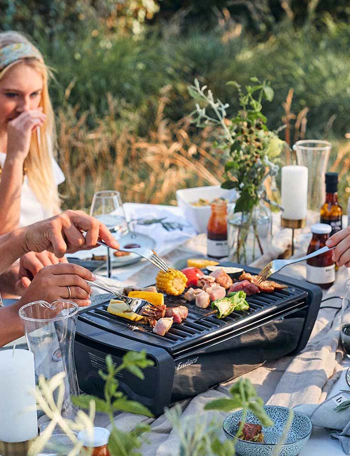 Floez Design Agentur - Produktdesign fuer Enders - Holzkohlegrill, 1365, Aurora Mirror